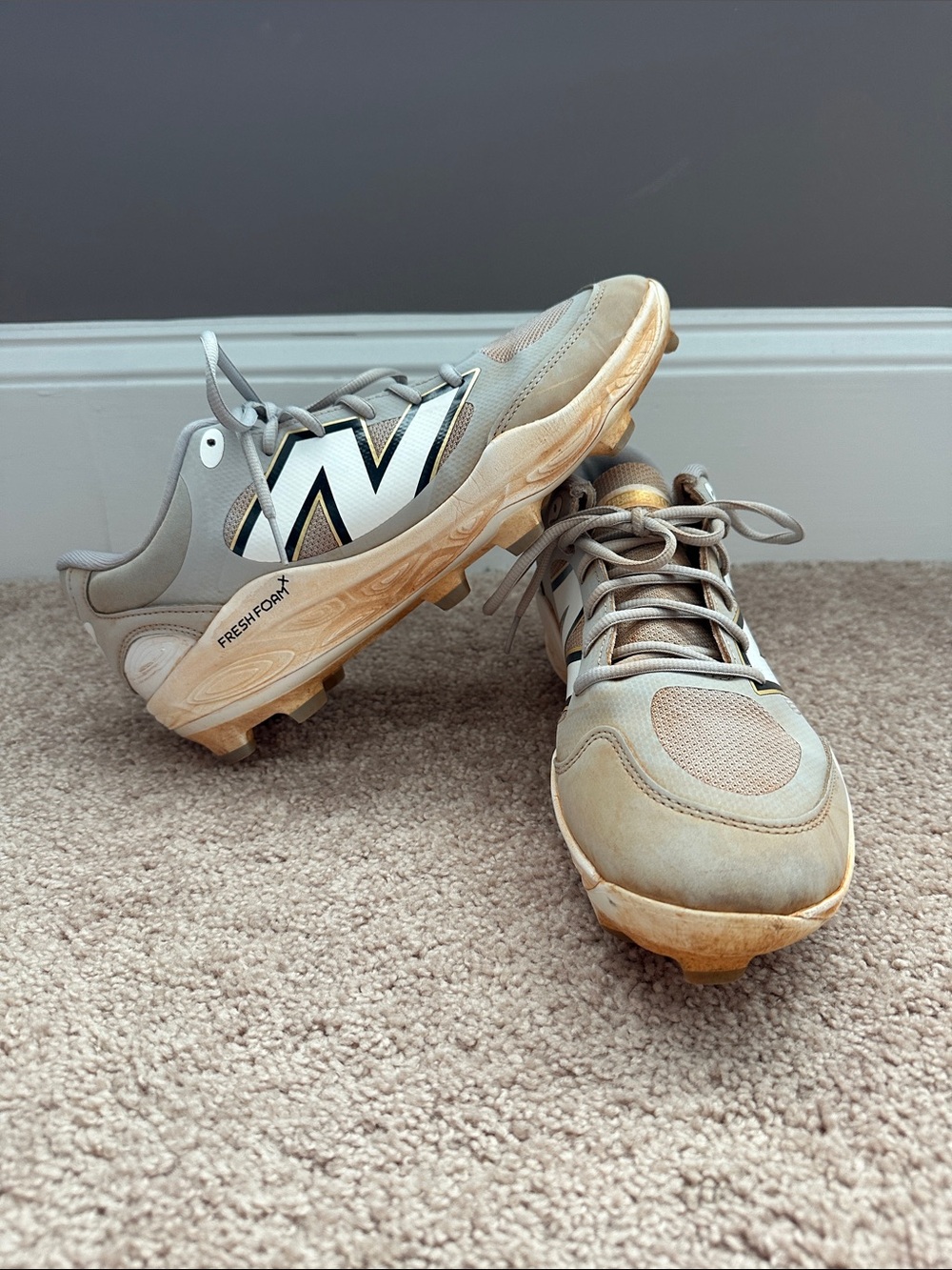 New Balance light Gray baseball molded Cleats
